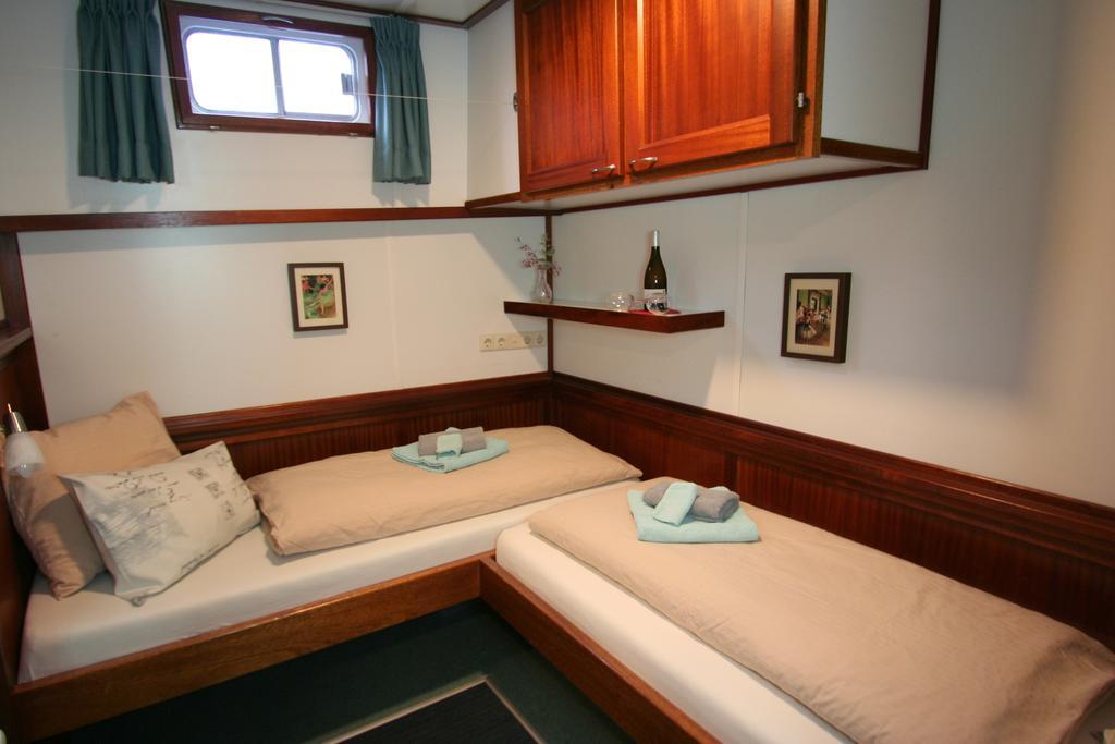 Hotelboat Fiep Ámsterdam Exterior foto