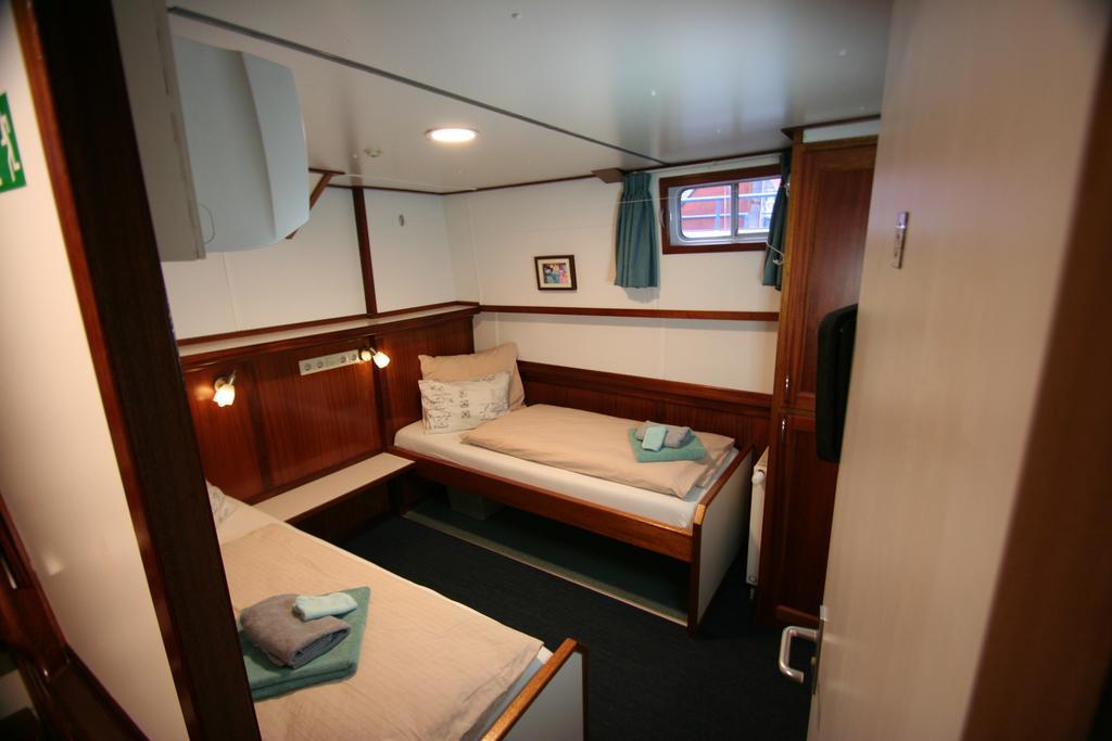 Hotelboat Fiep Ámsterdam Exterior foto